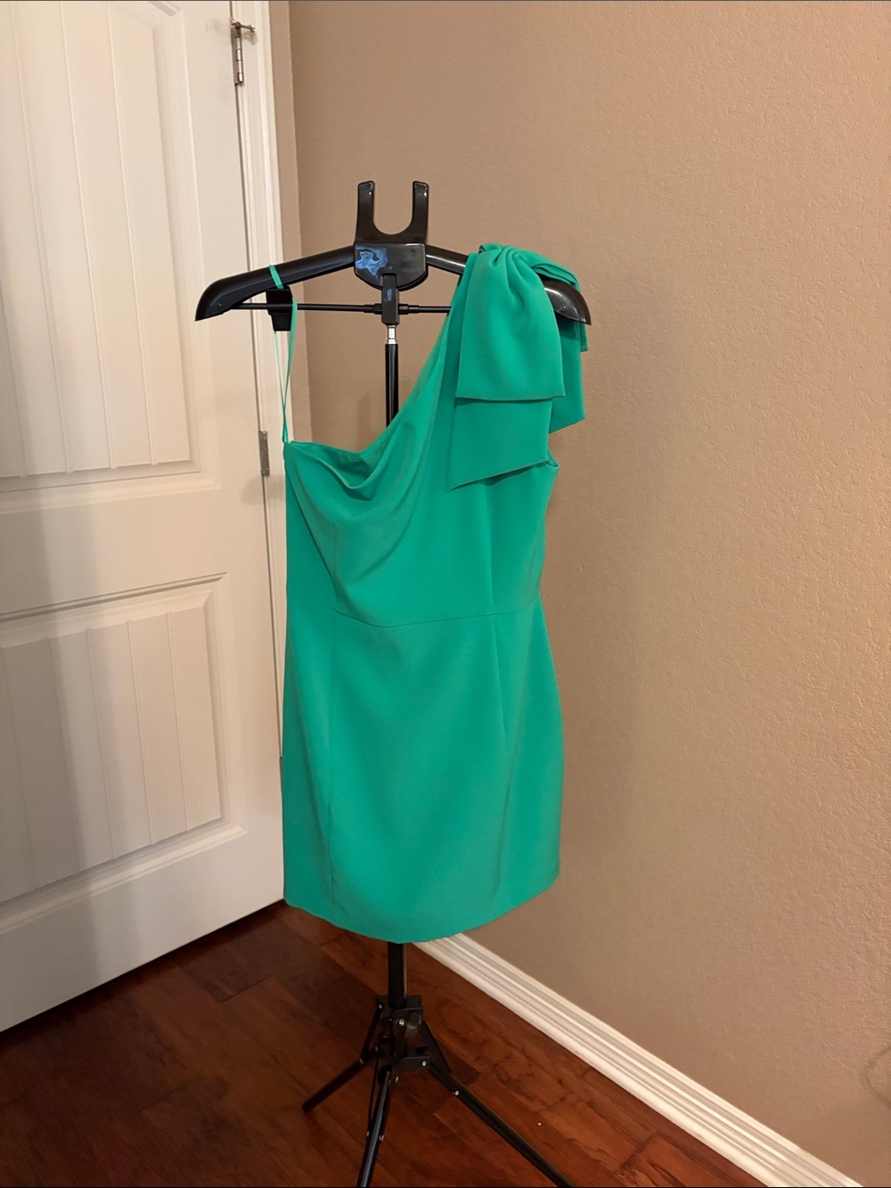 Gianni Bini-One Shoulder Green Cocktail Dress with Bow Detail